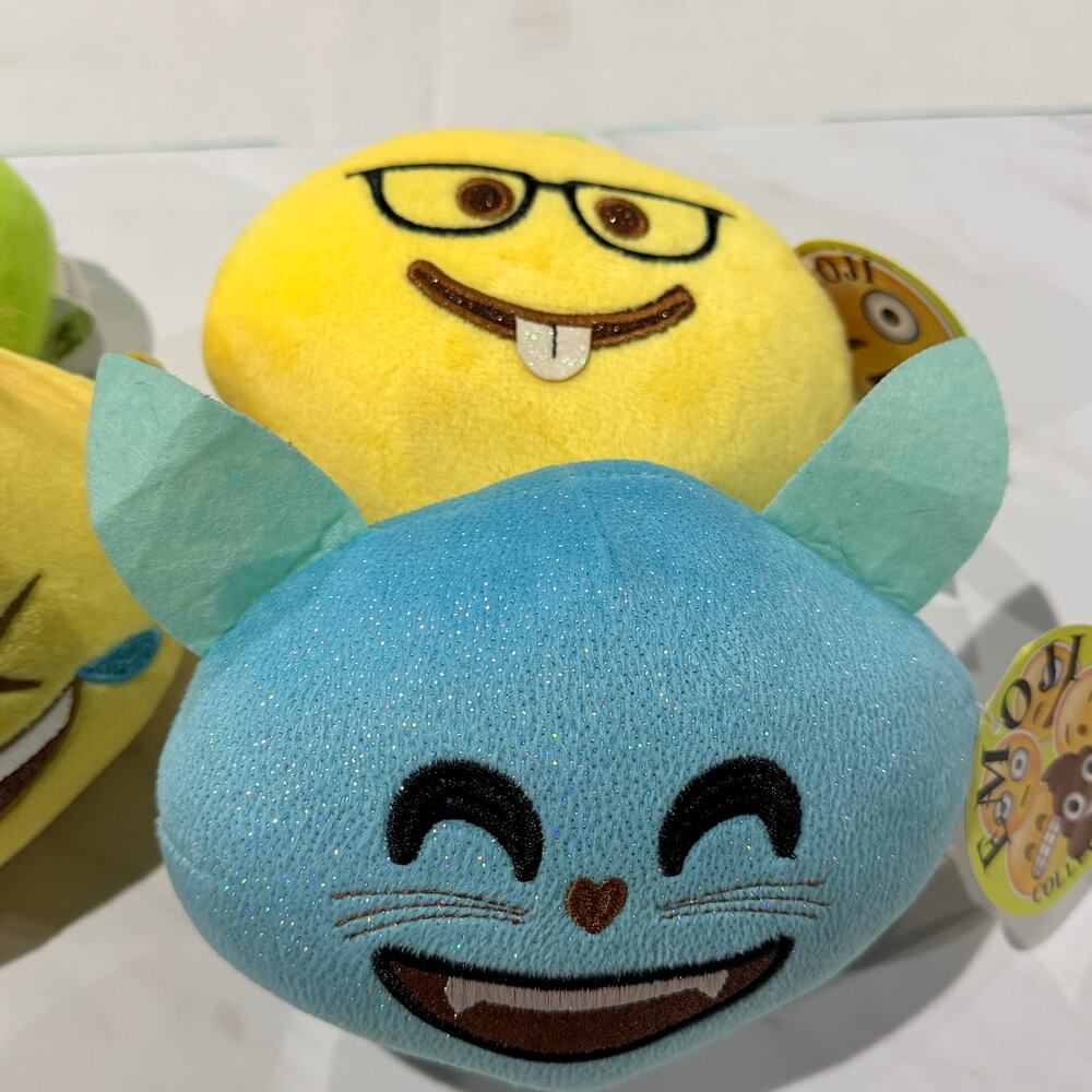 Emoji Plush Toys, Yellow, Green and Blue, 4 pack, New with tags - Picture 5 of 7
